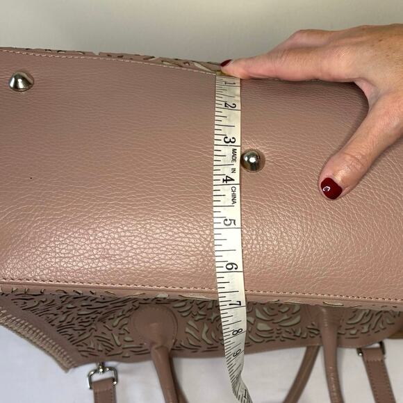 Roberto Pancani Laser Cut Leather Tote Satchell Crossbody | Tan Peach Italy - Picture 13 of 14